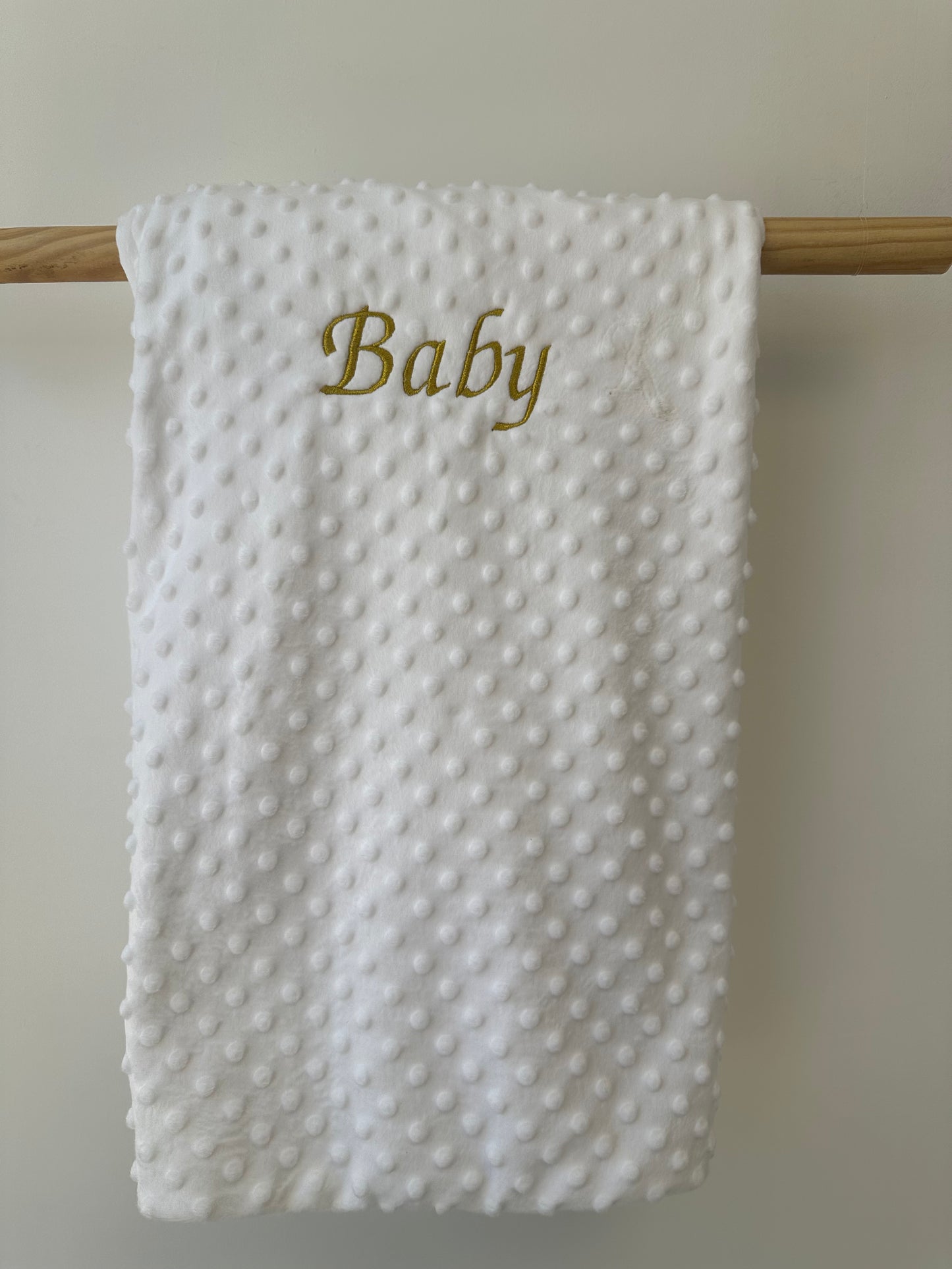 Babydecke mit erhabener Stickerei